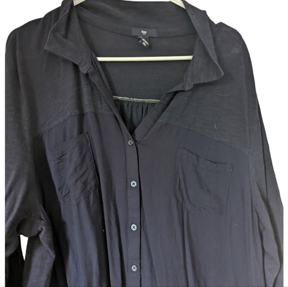 Gap button down top. - Picture 4 of 4